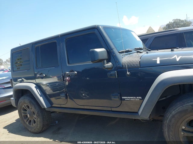 1C4BJWFG4HL703527 Jeep Wrangler