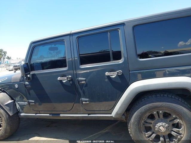 1C4BJWFG4HL703527 Jeep Wrangler