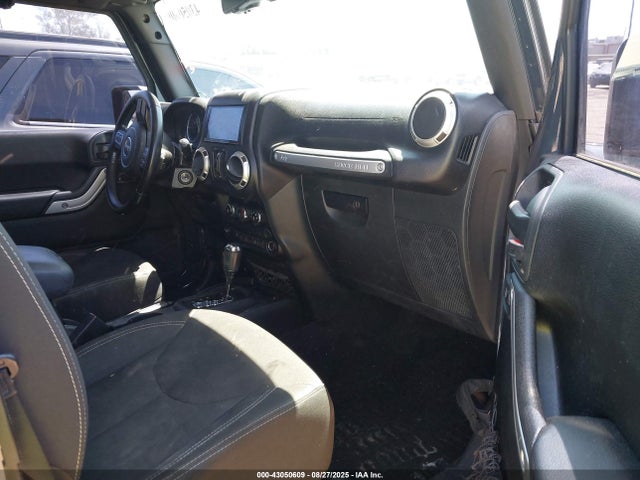 1C4BJWFG4HL703527 Jeep Wrangler