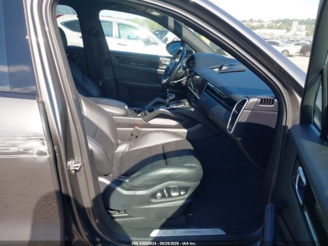 2019 PORSCHE CAYENNE WP1AA2AY3KDA10534 Photo 4