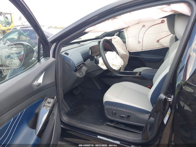 Volkswagen 2025 2025 1V2VRPE81SC006733 Image 5