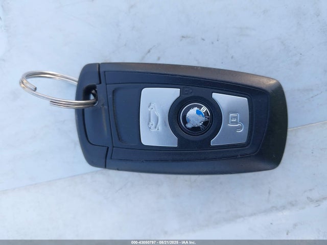 BMW 320i 2015 WBA3C3C50FK203204 Image 11