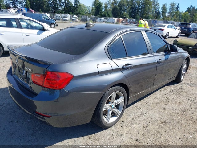 BMW 320i 2015 WBA3C3C50FK203204 Image 4