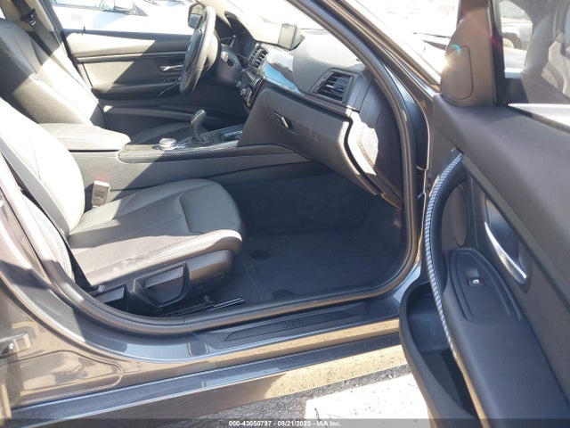 BMW 320i 2015 WBA3C3C50FK203204 Image 5