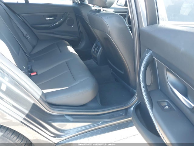 BMW 320i 2015 WBA3C3C50FK203204 Image 8