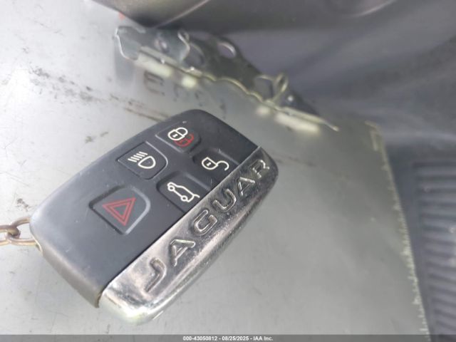 2017 JAGUAR F-PACE SADCJ2BV0HA099816 Photo 10