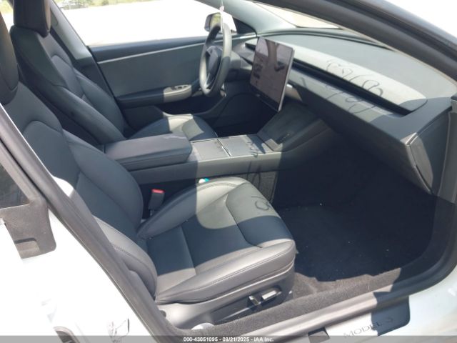 2025 TESLA MODEL 3 5YJ3E1EA8SF897451 Photo 4