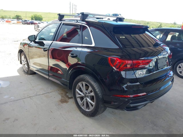 2021 AUDI Q3 WA1DECF31M1142714 Photo 2