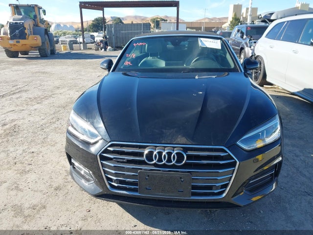WAUYNGF50JN000372 Audi A5