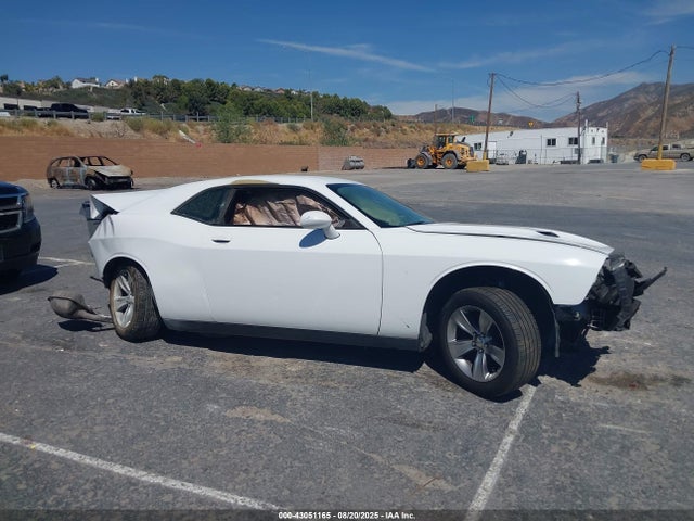 Продажа на аукционе авто 2017 Dodge Challenger Sxt, vin: 2C3CDZAG1HH664014, номер лота: 43051165