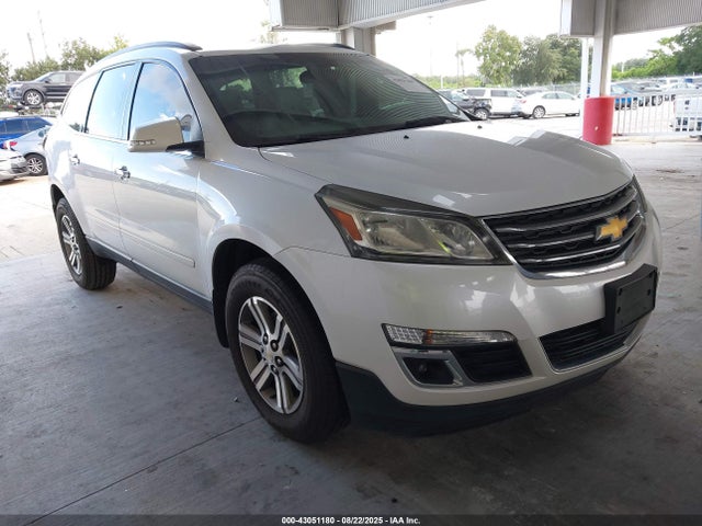 43051180 :رقم المزاد ، 1GNKRHKD3HJ156592 vin ، 2017 Chevrolet Traverse 2lt مزاد بيع