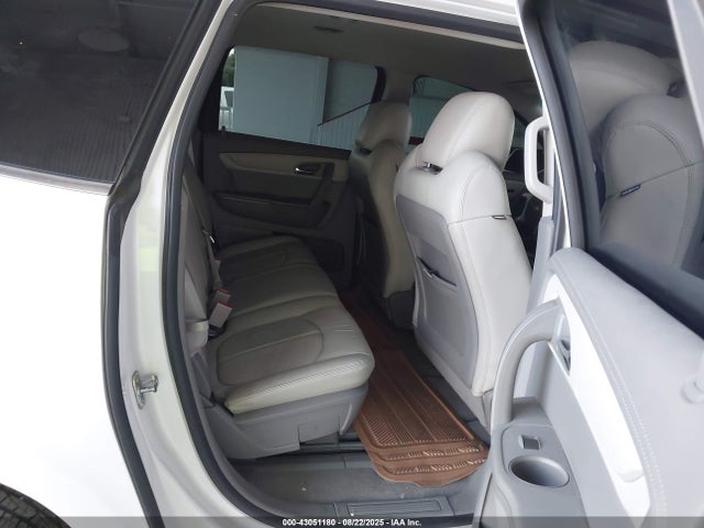 43051180 :رقم المزاد ، 1GNKRHKD3HJ156592 vin ، 2017 Chevrolet Traverse 2lt مزاد بيع