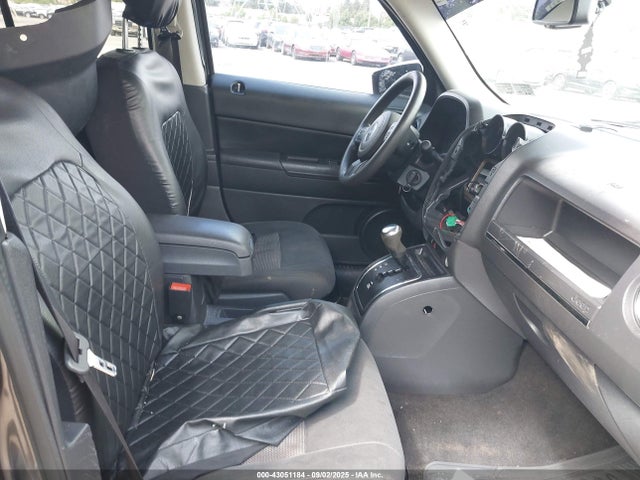 1C4NJPBA4GD670221 Jeep 2016