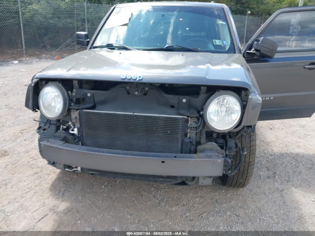 1C4NJPBA4GD670221 Jeep 2016