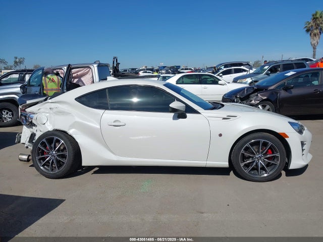 JF1ZNAA17L8753381 Toyota na