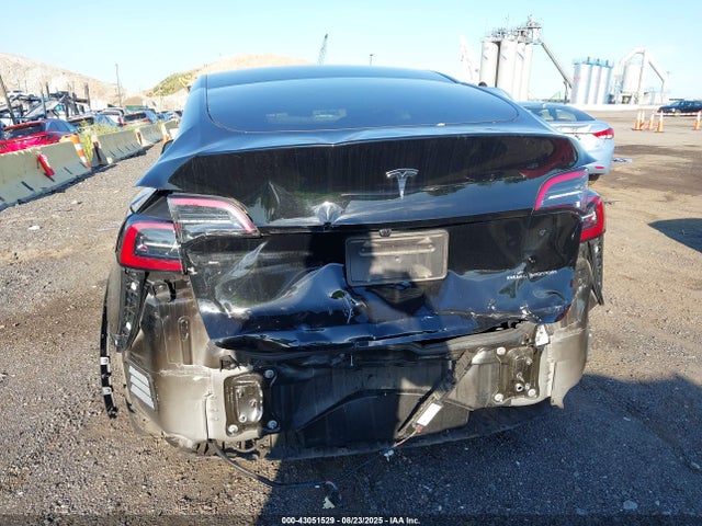 Tesla Model Y 2023 7SAYGAEE1PF903829 Image 16