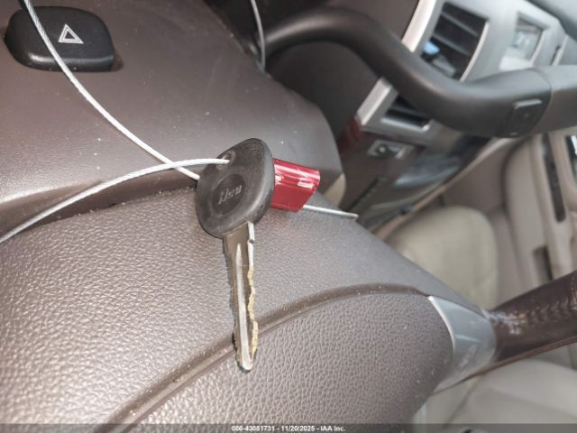 2011 CADILLAC ESCALADE 1GYS4AEF8BR252832 Photo 10