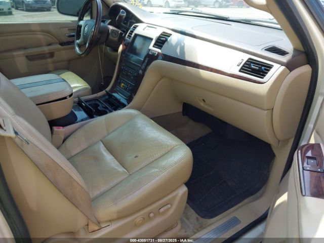 2011 CADILLAC ESCALADE 1GYS4AEF8BR252832 Photo 4