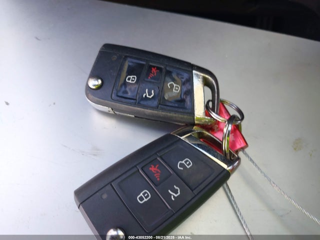 3VW4T7AUXGM024961 Volkswagen 2016