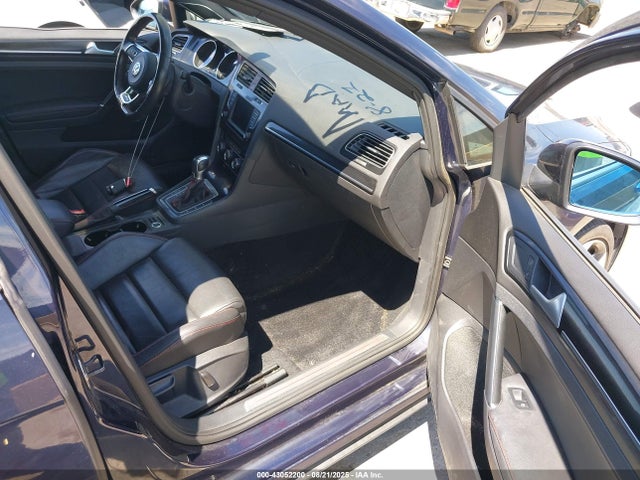 3VW4T7AUXGM024961 Volkswagen 2016