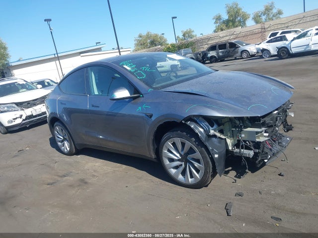 Tesla Model Y 2026 7SAYGDED9TA442640 Image 14