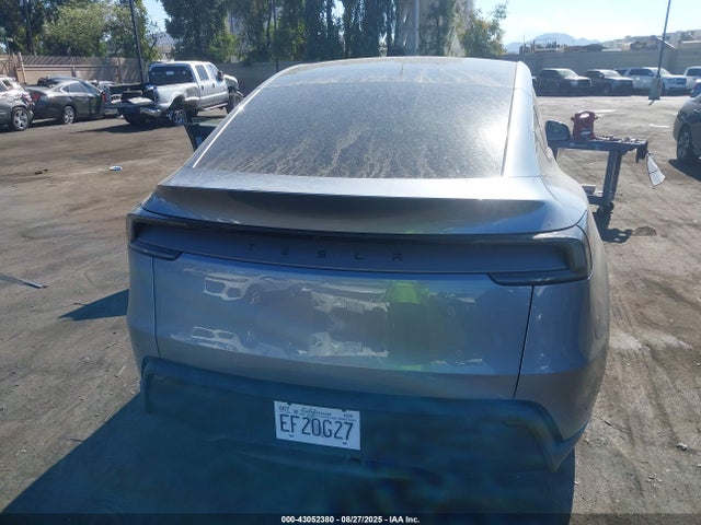 Tesla Model Y 2026 7SAYGDED9TA442640 Image 17