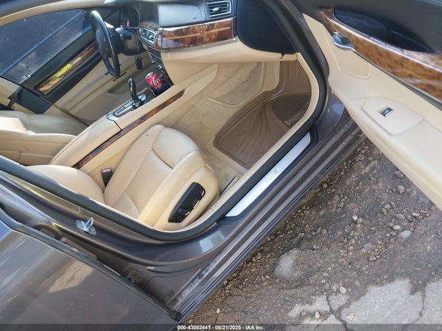 BMW 750li / alpina b7 2014 WBAYE8C55ED134655 Image 5