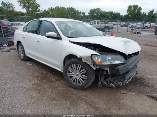 2014 VOLKSWAGEN PASSAT 1VWAT7A34EC070150