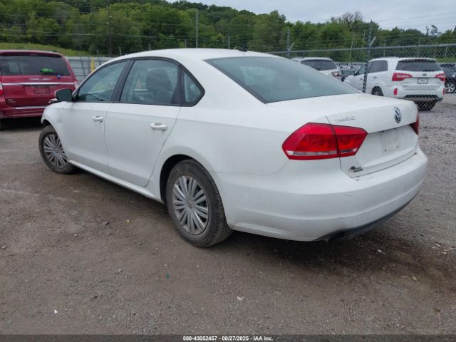 2014 VOLKSWAGEN PASSAT 1VWAT7A34EC070150 Photo 2