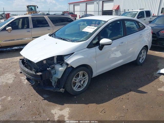Ford 2019 2019 3FADP4BJ9KM153847 Image 2