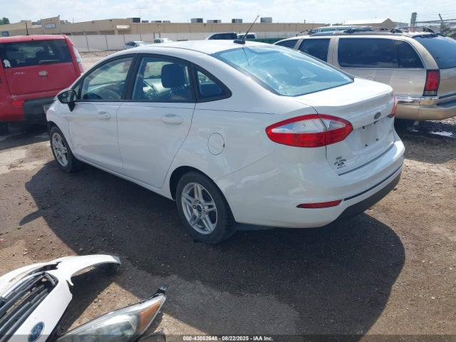 Ford 2019 2019 3FADP4BJ9KM153847 Image 3