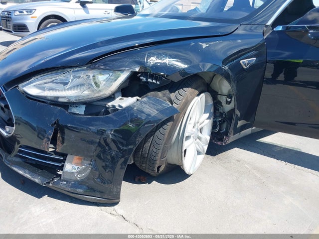 2014 TESLA MODEL S 5YJSA1H15EFP32383 Photo 5