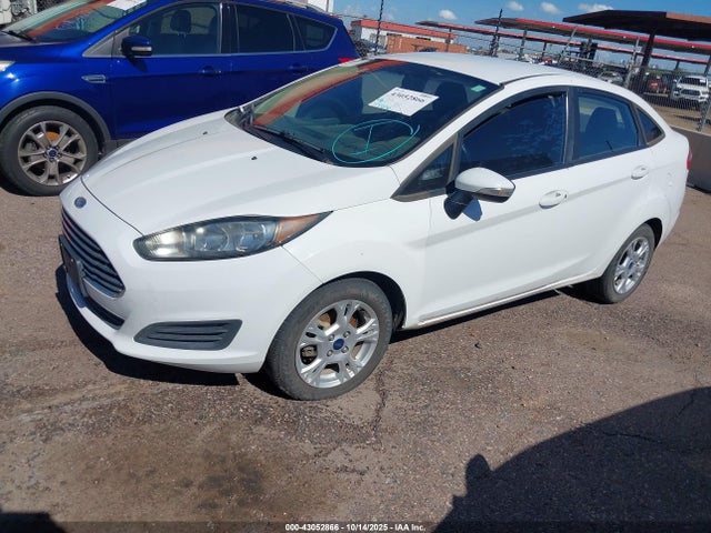 Ford Fiesta 2015 3FADP4BJ7FM216708 Image 2