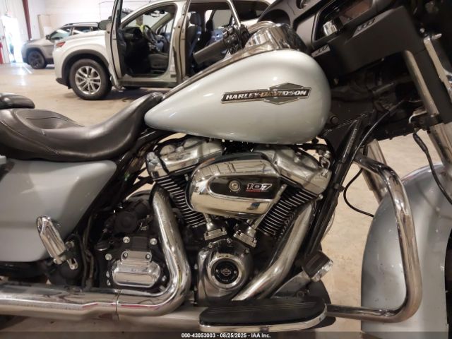 2023 HARLEY-DAVIDSON FLHX 1HD1KBC18PB676658 Photo 7