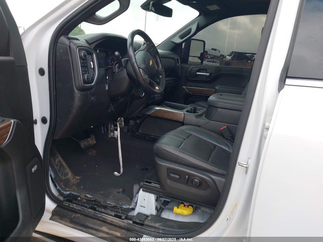 1GC4YREY5NF235043 Chevrolet l5p