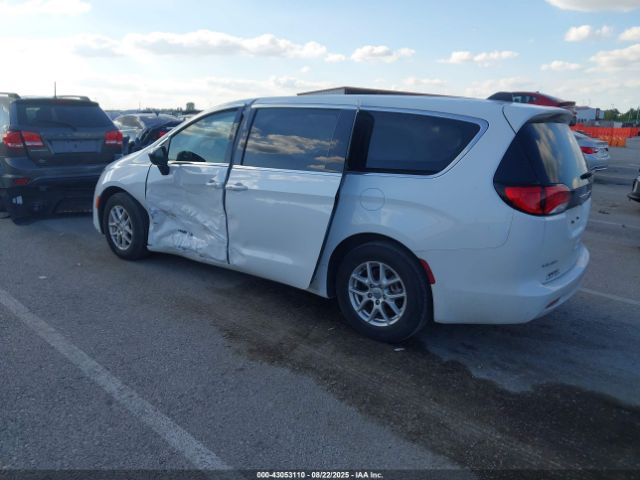 2024 CHRYSLER VOYAGER 2C4RC1CG1RR105744 Photo 2