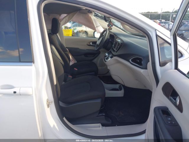 2024 CHRYSLER VOYAGER 2C4RC1CG1RR105744 Photo 4