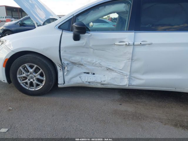 2024 CHRYSLER VOYAGER 2C4RC1CG1RR105744 Photo 5