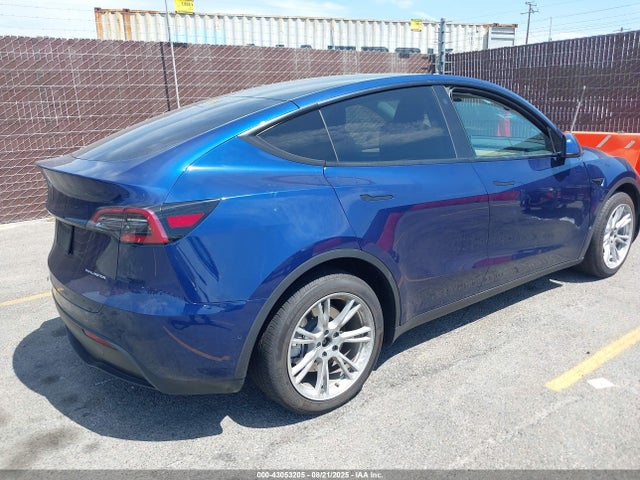 7SAYGDEE7NA018353 Tesla Model Y