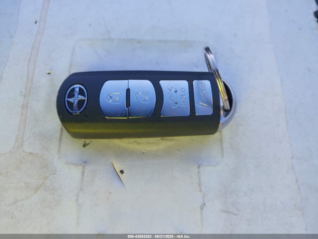 3MYDLBZV8GY108628 Scion p5v