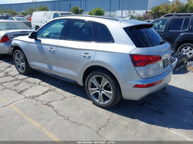 2019 AUDI Q5 WA1BNAFY5K2126272 Photo 2