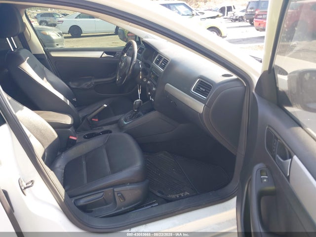 3VWD07AJ3EM293878 Volkswagen 2014