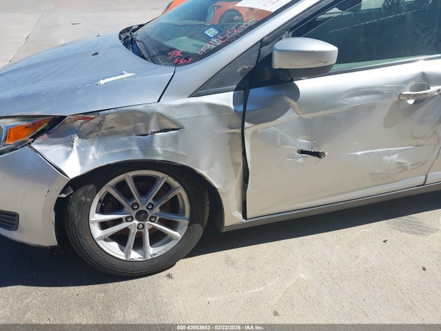 Ford FOCUS SE 2018 1FADP3F21JL252594 Image 17