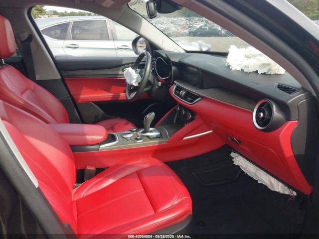 2021 ALFA ROMEO STELVIO ZASPAKBN3M7D20594 Photo 4