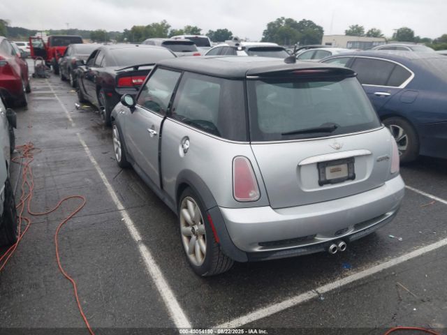 2005 MINI COOPER WMWRE33435TD95371 Photo 2
