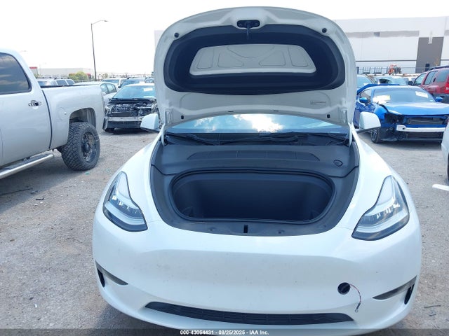 2023 TESLA MODEL Y 7SAYGDEE6PA148739 Photo 9