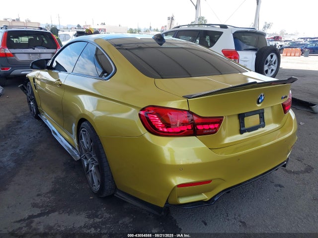 2017 BMW M4 WBS3R9C57HK709483 Photo 2