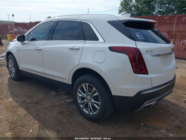 2021 CADILLAC XT5 1GYKNCRS8MZ178931 Photo 2