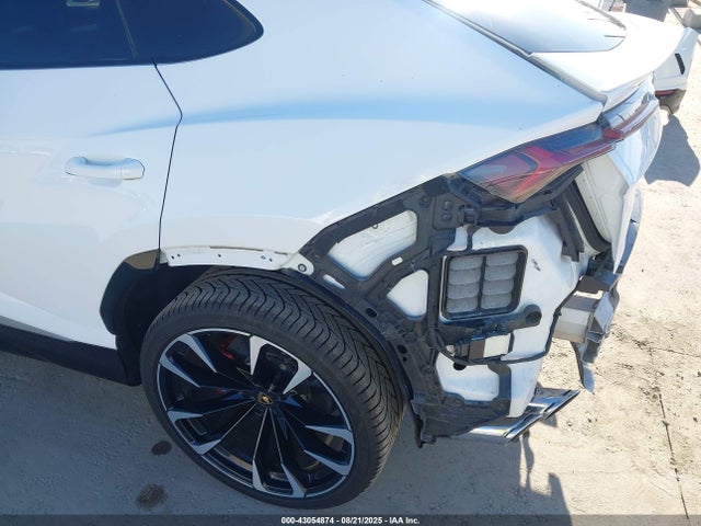 ZPBUA1ZL3LLA07442 Lamborghini Dhu
