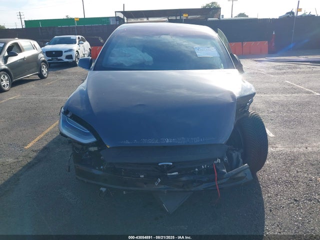5YJXCAE24JF137323 Tesla MODEL X